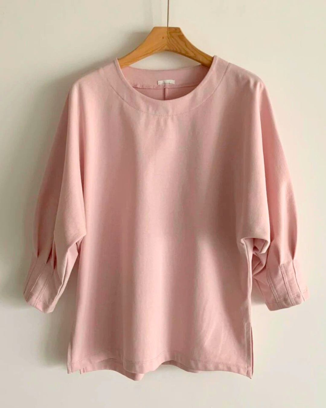 Wrist Dart SeamT-Shirt