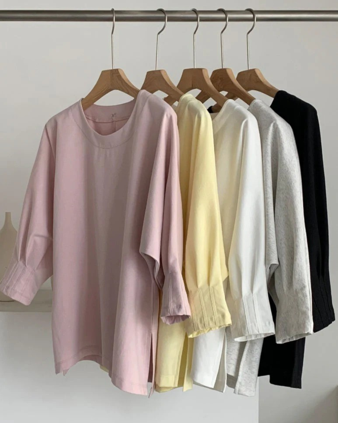 Wrist Dart SeamT-Shirt | Office Look | Office Fashion