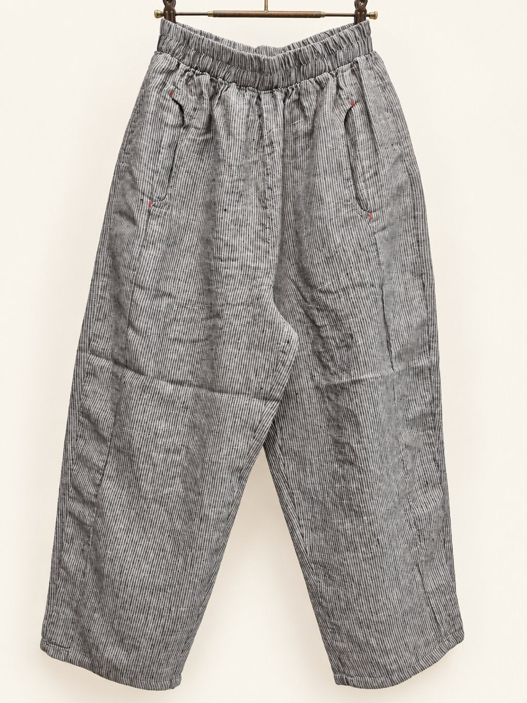 Pure Linen Balloon Banding Pants — Striped · 뒷모습 · 제품컷