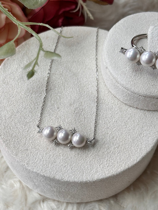 Cultured pearl necklace with little Moissanite stars