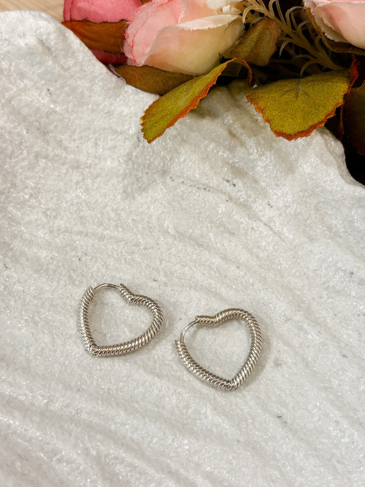 <10%OFF> Heart Hoop Earrings