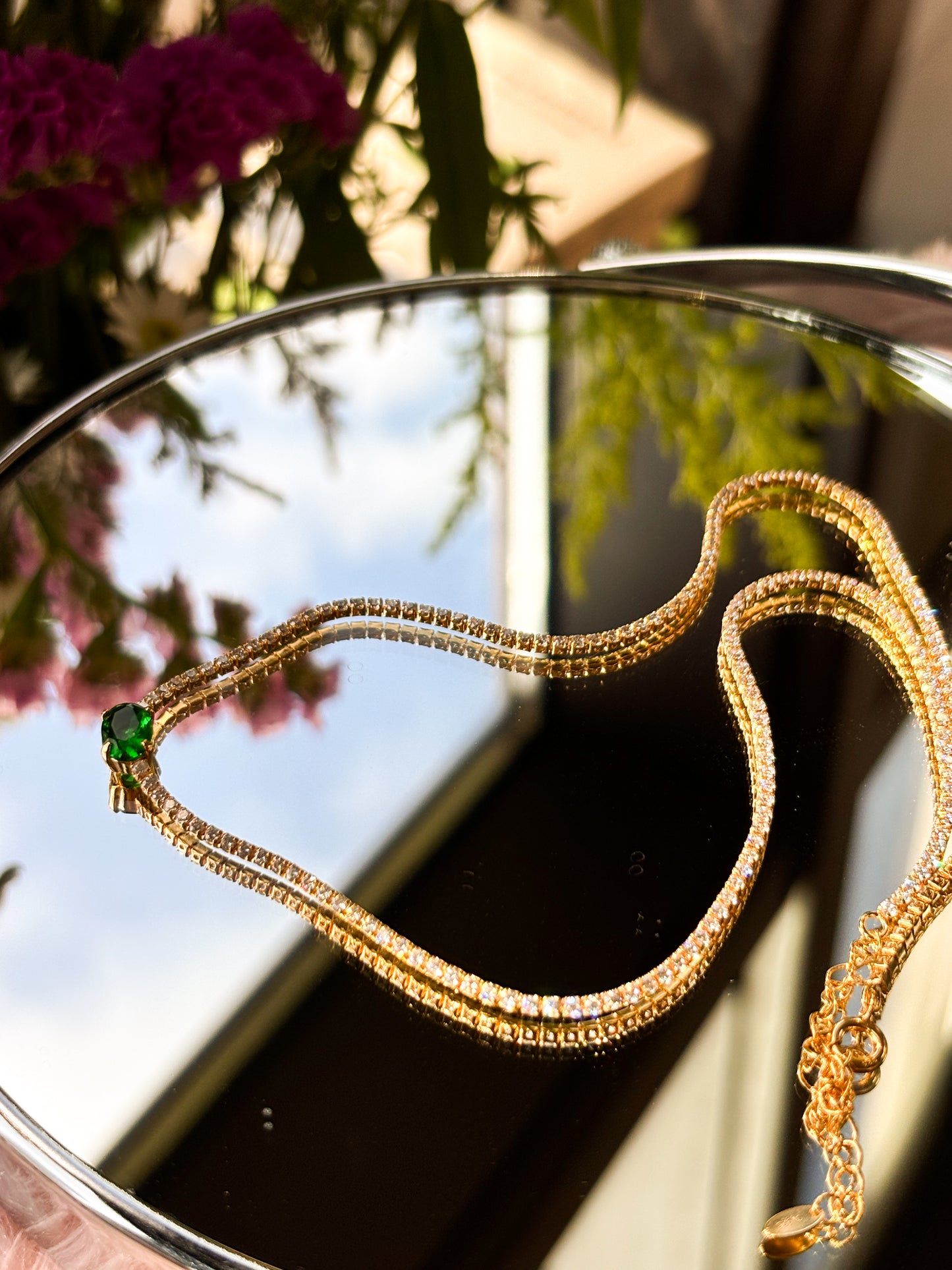 GREEN SPARKLING NECKLACE