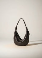The JeJe Korea fashion&lifestyle 프리미엄 램스킨 너트 호보백, 블랙 컬러, 부드러운 가죽 소재